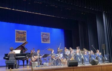 スウィング キッス  ジャズ オーケストラ